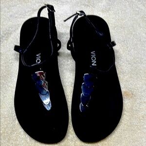 Vionic Black Minimalist Sandals